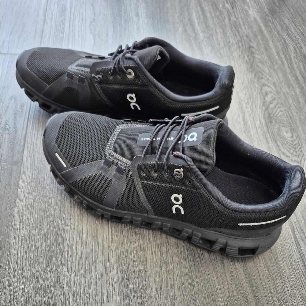 On cloud women’s running shoes